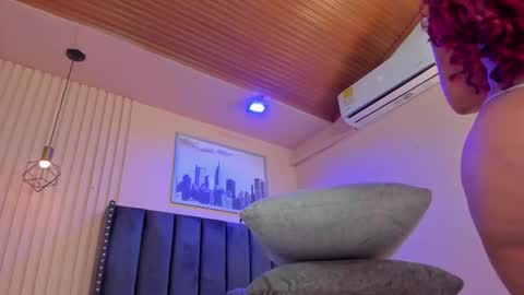 Viiolett online show from December 17, 7:53 pm