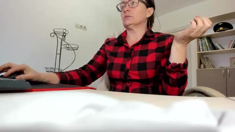 Ukrainian-woman online show from November 8, 12:30 pm