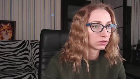 Snapshot of vikaericka chatting on March 8, 7:09 pm Vika online show from March 8, 7:09 pm