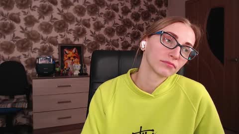 Snapshot of vikaericka chatting on February 9, 2:29 pm Vika online show from February 9, 2:29 pm