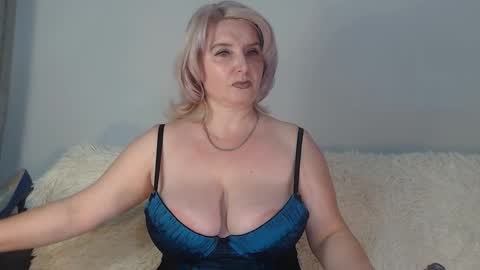 Vikaohair online show from December 19, 8:48 pm