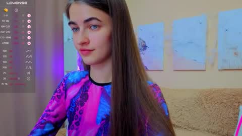 vikiberry online show from November 15, 10:28 am