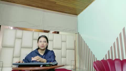 vikiTomson online show from February 2, 12:34 pm