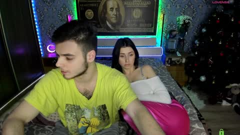 Snapshot of vikki_and_george chatting on January 20, 6:21 pm vikki and george online show from January 20, 6:21 pm