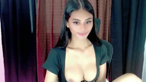 Snapshot of vikkylustfull chatting on October 21, 12:38 am vikkylustfull online show from October 21, 12:38 am