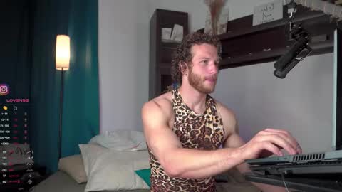 Snapshot of viktor_secret chatting on October 2, 5:28 am fansly  VITEKsecret online show from October 2, 5:28 am