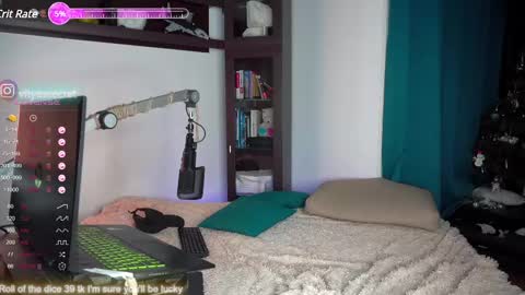 Snapshot of viktor_secret chatting on February 16, 3:26 am fansly  VITEKsecret online show from February 16, 3:26 am