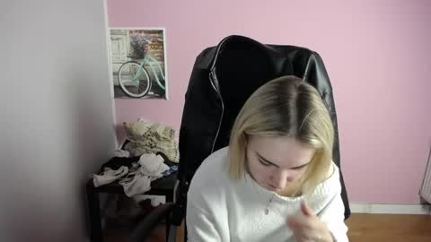 viktoria_lovely online show from April 22, 6:31 am