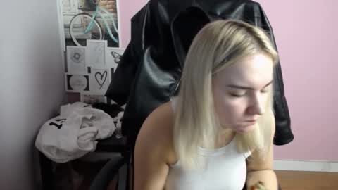 viktoria_lovely online show from November 17, 9:01 am