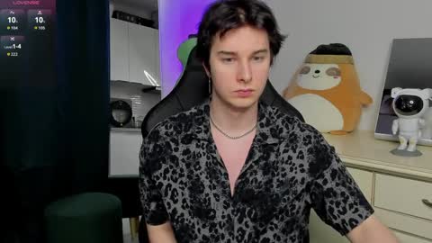 Vincent Strong online show from March 30, 12:38 pm