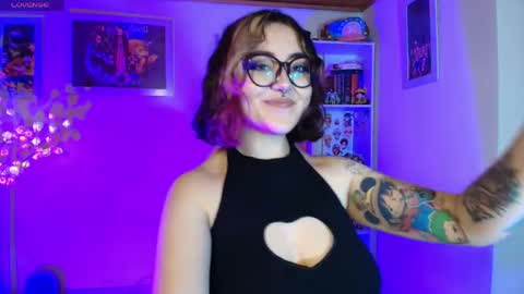 violet online show from April 30, 2:38 am
