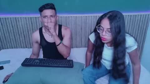 violet_and_dylan online show from December 5, 12:14 pm