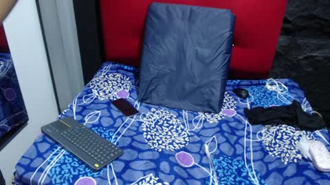 Violet online show from March 31, 2:28 pm