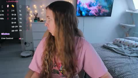 Violet online show from February 10, 11:35 am