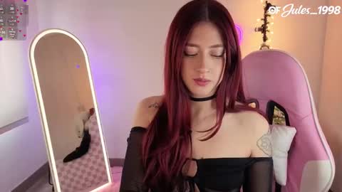 violet online show from March 3, 5:42 pm