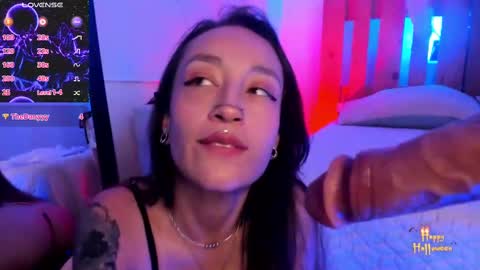 Violet Jones online show from October 8, 3:40 pm