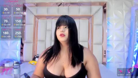 violet_milleer online show from April 7, 7:16 pm