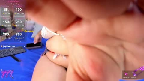 violet_milleer online show from April 23, 7:37 pm