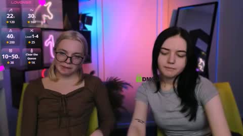 violet_moxi online show from December 20, 12:39 am