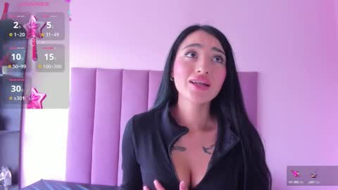 Snapshot of violet_myerrs chatting on October 16, 4:39 pm violet online show from October 16, 4:39 pm