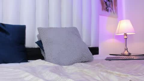 Mary online show from April 14, 7:17 pm