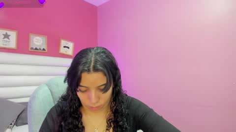 violet_sinclair online show from June 3, 11:35 am