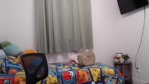 Violet Hooper online show from February 14, 5:10 am