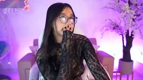 violetjonesx online show from July 22, 11:45 am