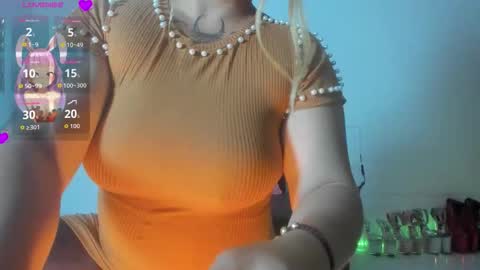 Snapshot of violetmontana chatting on September 22, 11:03 am VIOLETA MONTANA online show from September 22, 11:03 am