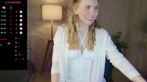 Violet  next stream December 6 online show from March 9, 8:10 pm