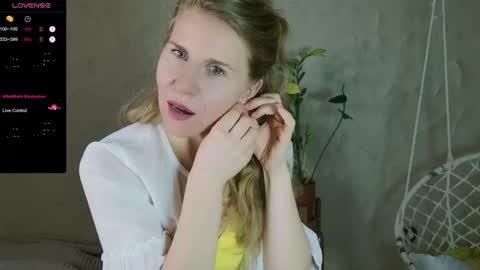 Violet  next stream December 6 online show from February 20, 10:01 pm