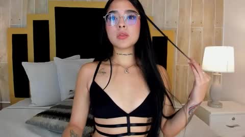    online show from March 8, 11:25 am