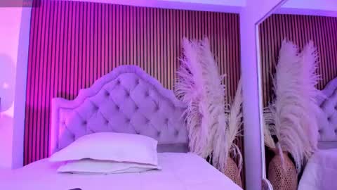 violett_hott_ online show from March 6, 1:10 pm