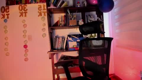 Violeta online show from May 27, 9:56 pm