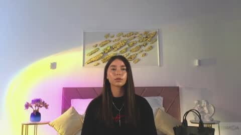 violetta_finch online show from June 4, 11:05 am