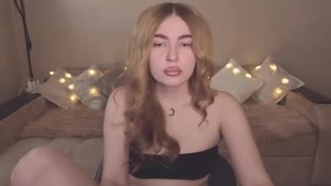 Snapshot of violettaotis chatting on October 21, 1:16 pm ViolettaOtis online show from October 21, 1:16 pm