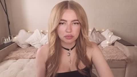 ViolettaOtis online show from July 24, 11:29 am