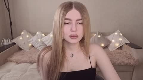 ViolettaOtis online show from January 18, 10:24 am