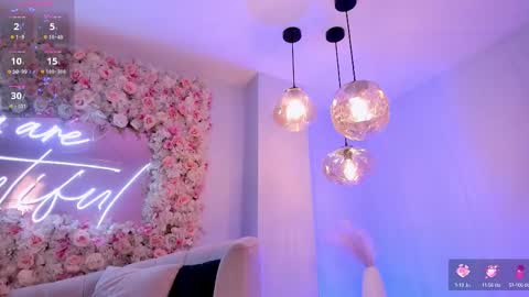 Violett Castel online show from September 21, 8:13 pm