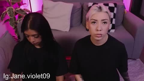 Snapshot of violettgrey_ chatting on October 17, 1:20 am Violet online show from October 17, 1:20 am