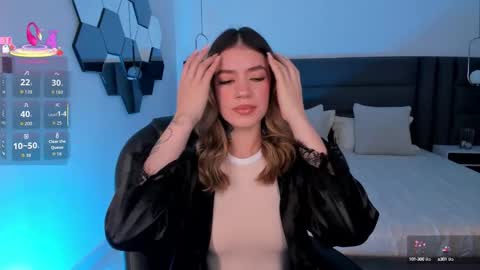 Violett  online show from October 15, 7:15 pm