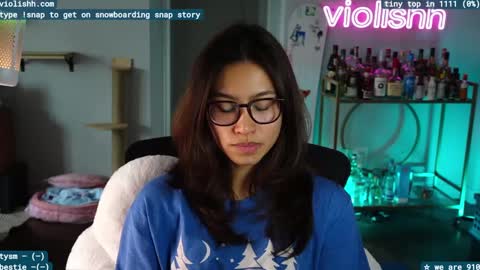 follow me on twitter violishh and ig violishh  online show from February 2, 8:19 pm