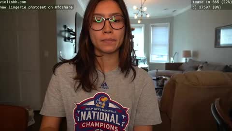 follow me on twitter violishh and ig violishh  online show from February 20, 7:19 pm