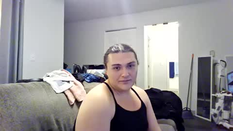 priscilla online show from October 3, 2:32 am