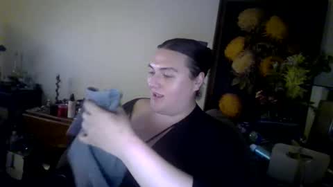 priscilla online show from May 25, 6:08 am