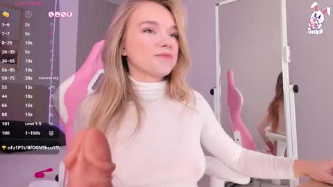 Chloe online show from December 5, 3:17 am