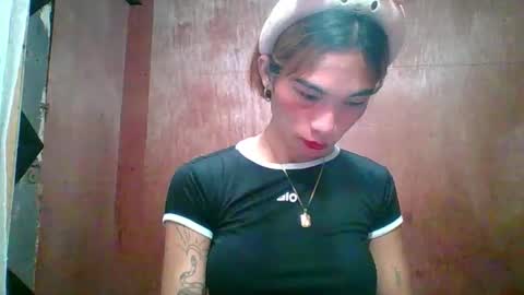 kim online show from April 5, 6:27 pm