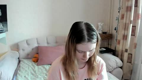 vivian_alison online show from April 26, 2:58 pm