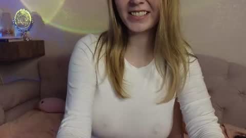vivian_alison online show from July 1, 5:54 pm