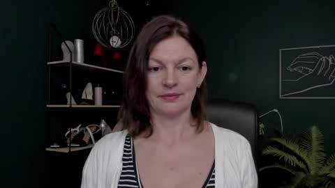 Vivian online show from December 4, 7:19 am